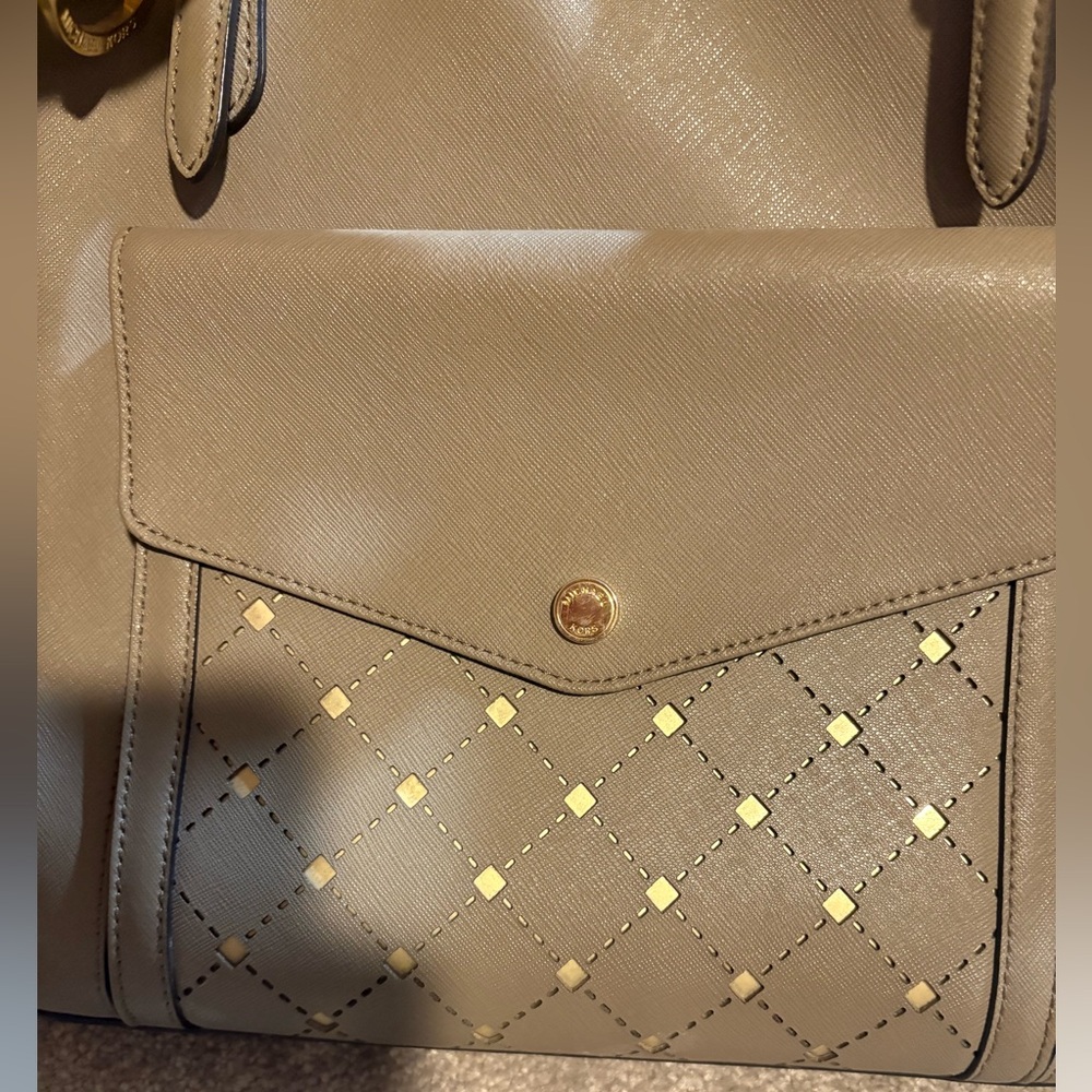 Michael Kors Beige Taupe Mirror MirroredTote Bag Shoulder Purse - Picture 3 of 14